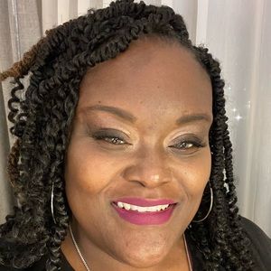 Meet your Posher, Shirley